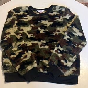 Army camouflage sweater faux fur camo sweater size small 3-5 girls women’s soft